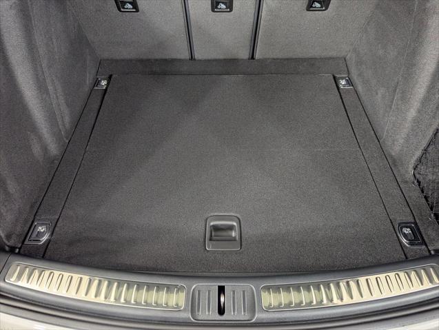 2026 Porsche Macan Unknown