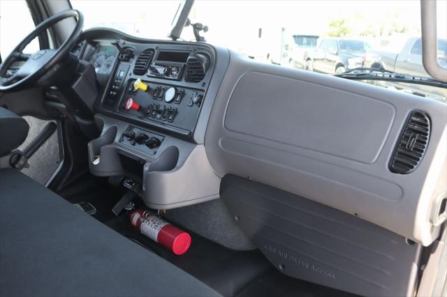 2021 Freightliner M2 106