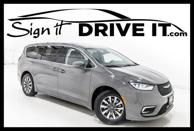 2022 Chrysler Pacifica Hybrid Touring L for sale in Denton, TX