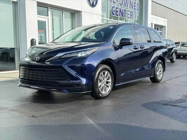2026 Toyota Sienna LE for sale in Brunswick, OH