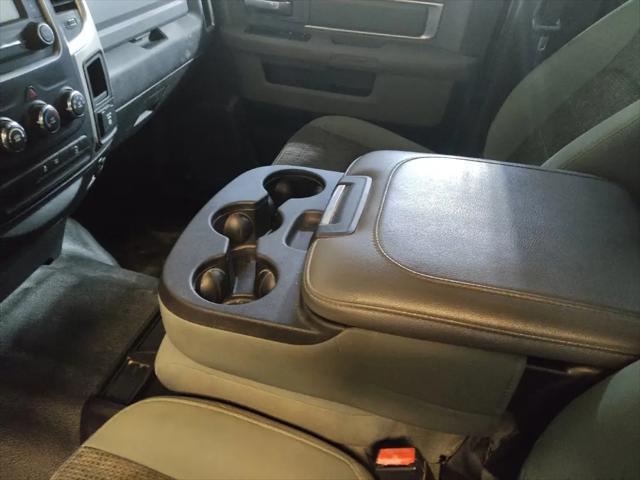 2017 Ram 1500 SLT Crew Cab 4x4 57 Box
