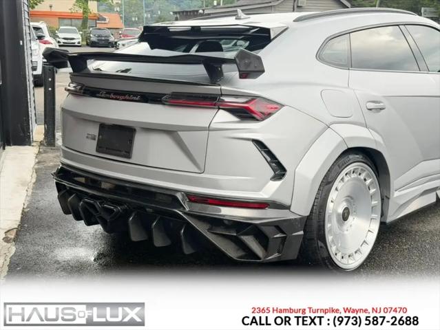 2021 Lamborghini Urus Standard