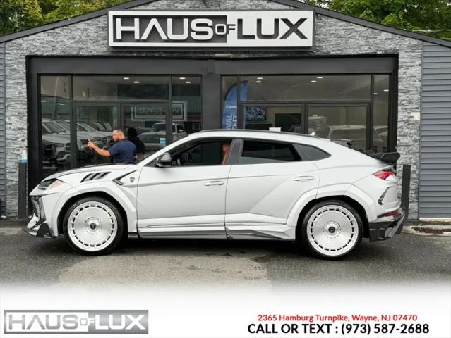 2021 Lamborghini Urus Standard
