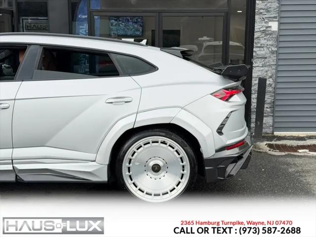 2021 Lamborghini Urus Standard