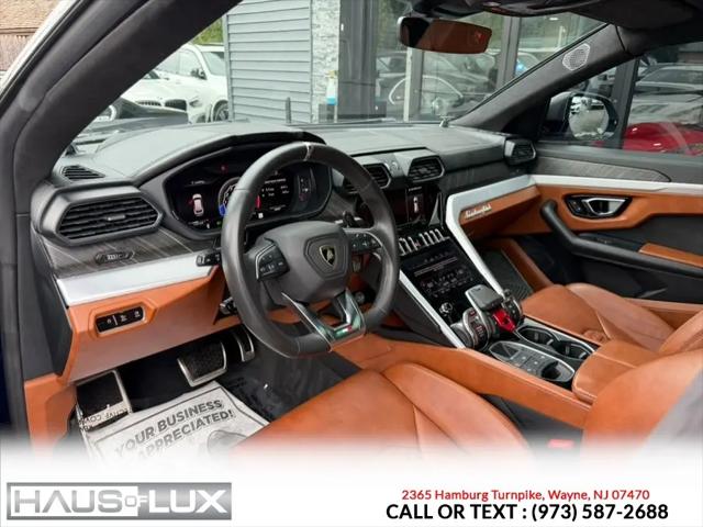 2021 Lamborghini Urus Standard