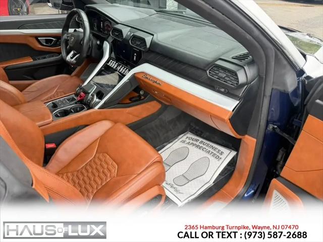 2021 Lamborghini Urus Standard