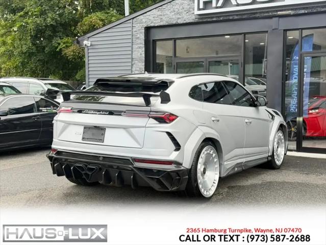 2021 Lamborghini Urus Standard