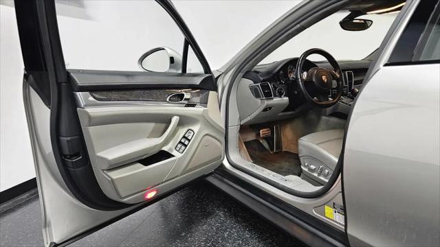 2013 Porsche Panamera GTS