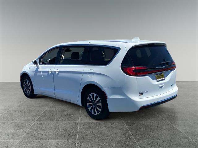 2022 Chrysler Pacifica Hybrid Touring L