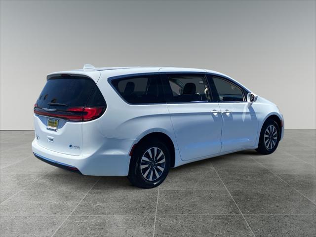 2022 Chrysler Pacifica Hybrid Touring L