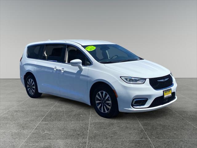 2022 Chrysler Pacifica Hybrid Touring L