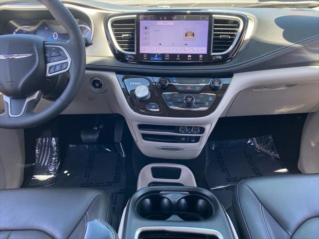2022 Chrysler Pacifica Hybrid Touring L