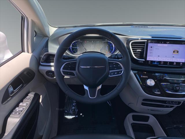 2022 Chrysler Pacifica Hybrid Touring L