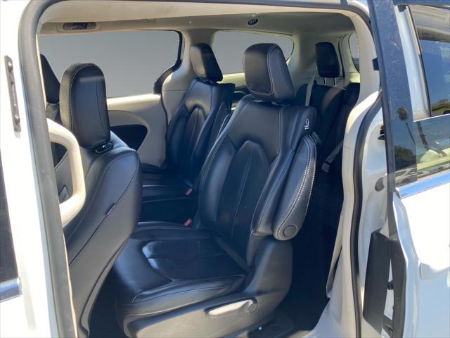 2022 Chrysler Pacifica Hybrid Touring L