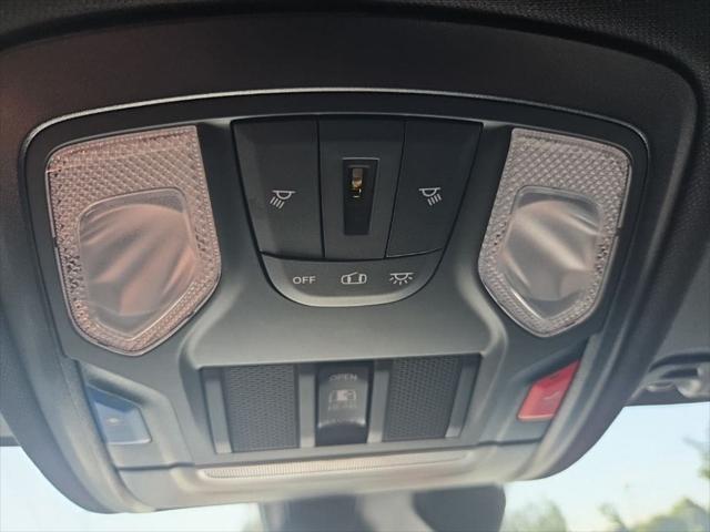 2025 Ram 1500 Tradesman Crew Cab 4x4 64 Box
