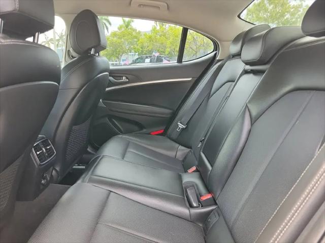 2020 Genesis G70 2.0T RWD