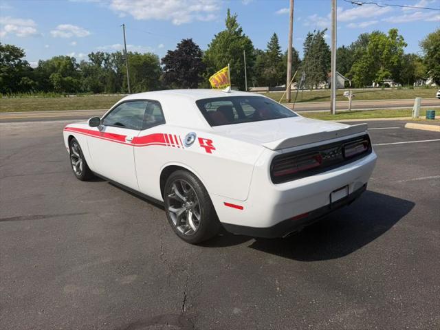 2016 Dodge Challenger SXT Plus