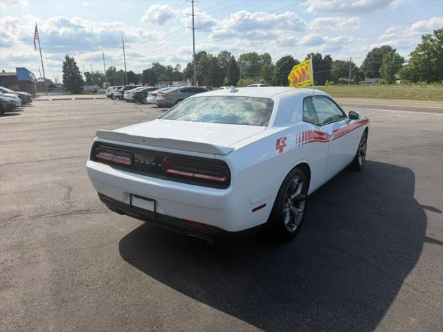 2016 Dodge Challenger SXT Plus