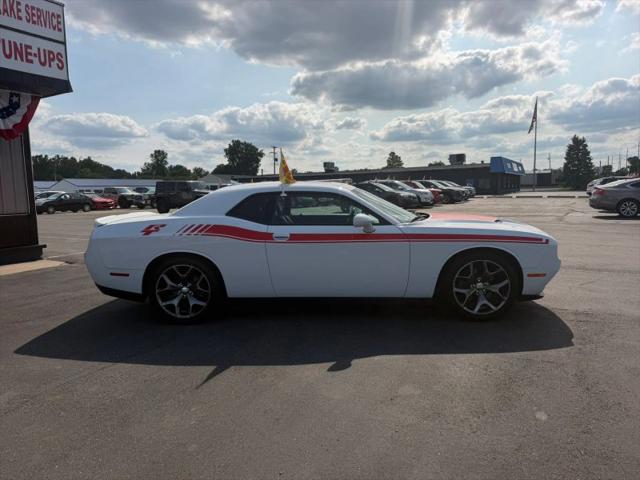2016 Dodge Challenger SXT Plus