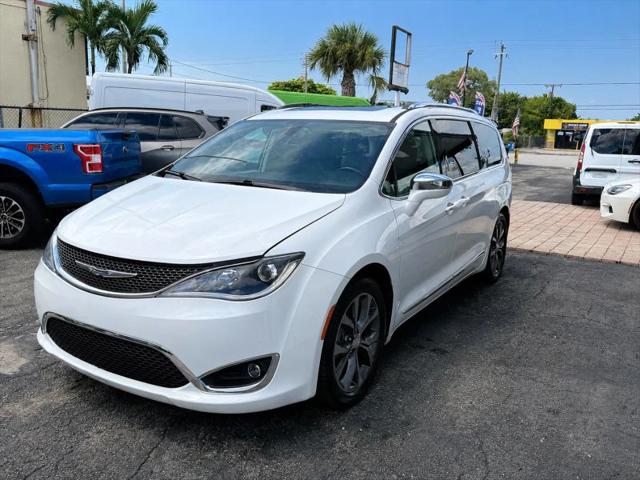 2017 Chrysler Pacifica Limited for sale in West Palm Beach, FL