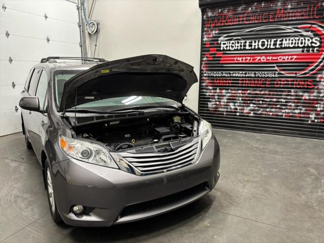 2017 Toyota Sienna XLE Premium 7 Passenger