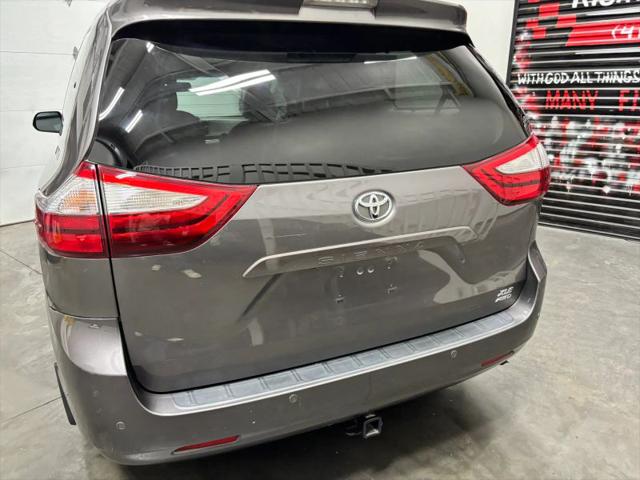 2017 Toyota Sienna XLE Premium 7 Passenger