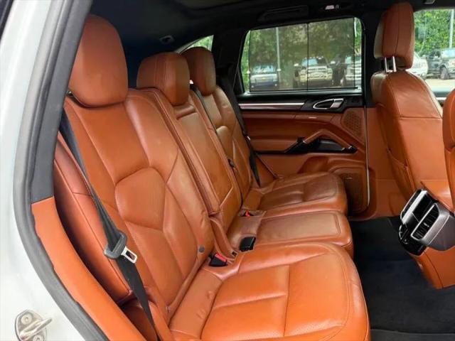 2016 Porsche Cayenne Base