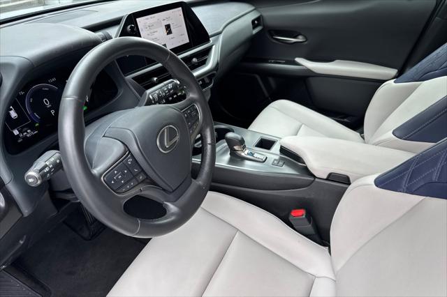 2025 Lexus 300 300h