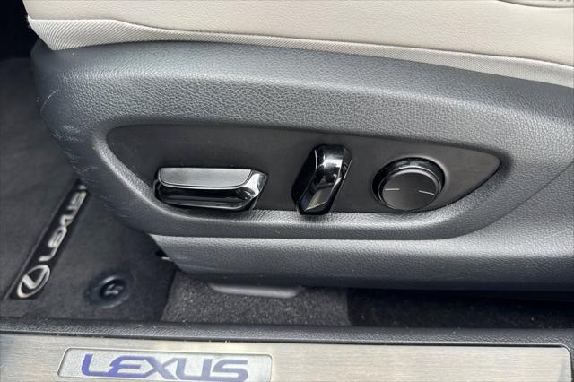 2025 Lexus 300 300h
