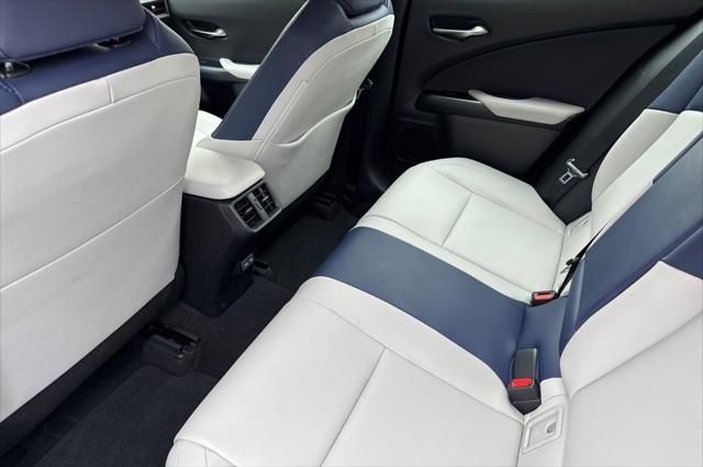 2025 Lexus 300 300h