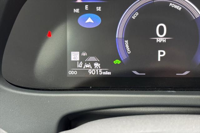 2025 Lexus 300 300h
