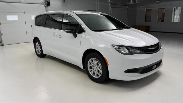 2027 Chrysler Pacifica LX