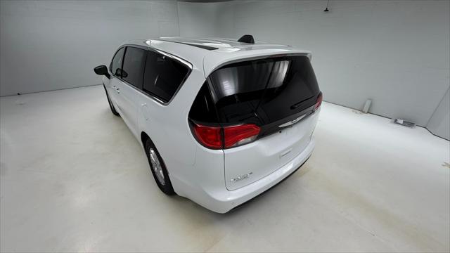 2027 Chrysler Pacifica LX
