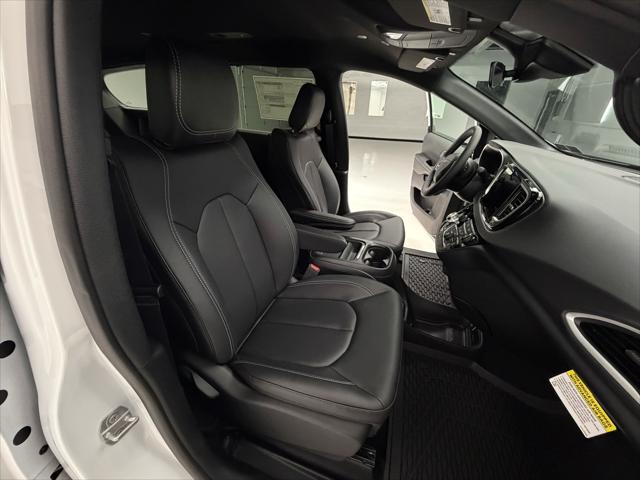 2027 Chrysler Pacifica LX