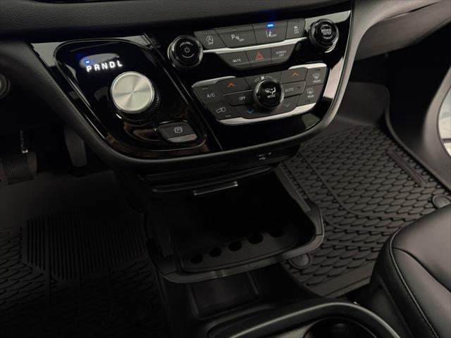 2027 Chrysler Pacifica LX