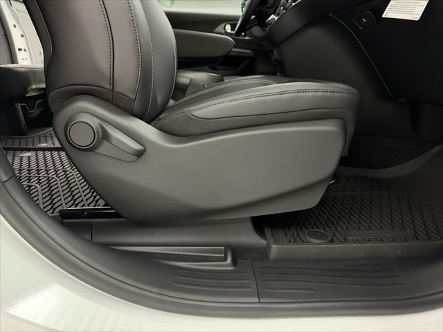 2027 Chrysler Pacifica LX