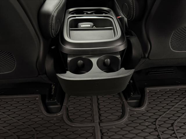 2027 Chrysler Pacifica LX