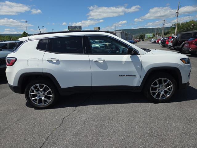 2022 Jeep Compass Latitude Lux 4x4 2022 Jeep Compass Latitude Lux 4x4