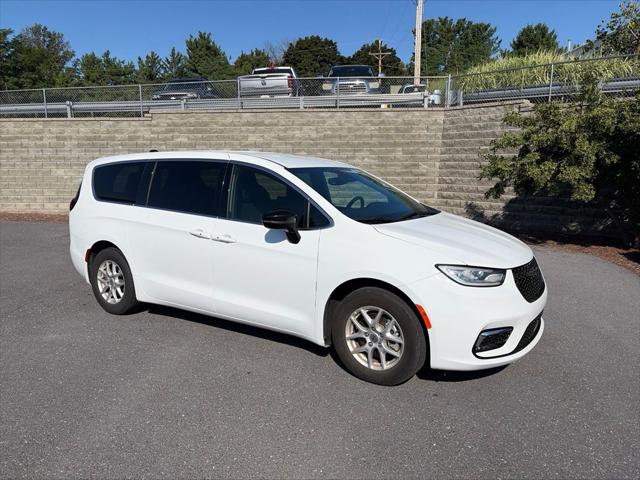 2025 Chrysler Pacifica Select 2025 Chrysler Pacifica Select