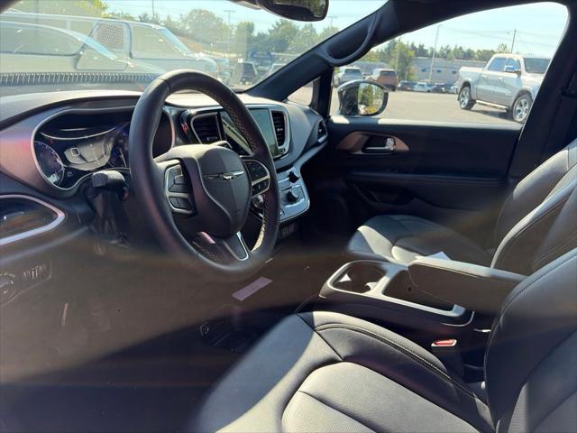 2025 Chrysler Pacifica Select 2025 Chrysler Pacifica Select