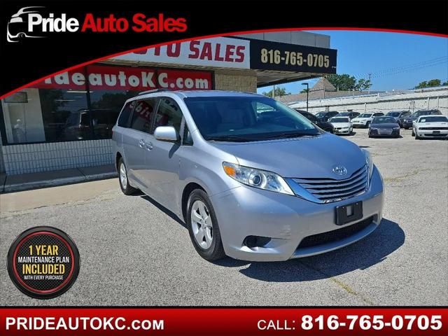 2017 Toyota Sienna LE 8 Passenger for sale in Blue Springs, MO