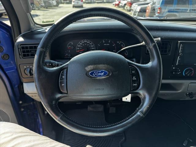 2003 Ford F-250 XLT 4dr Crew Cab 4WD SB