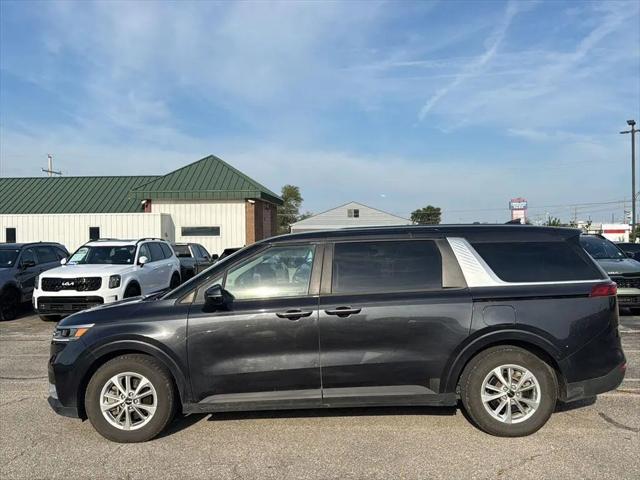 2022 Kia Carnival MPV LX for sale in Lawrence, KS