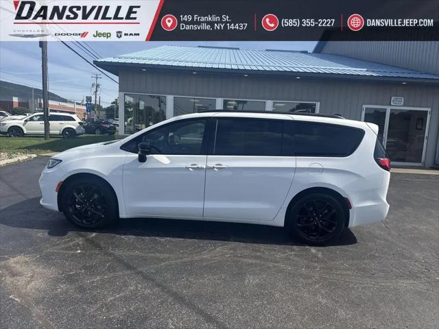 2025 Chrysler Pacifica Limited for sale in Dansville, NY