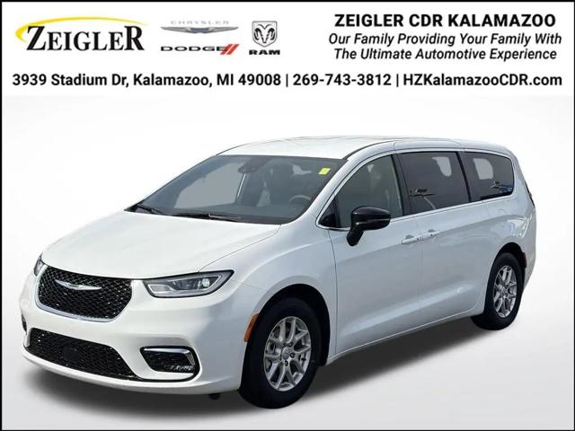 2025 Chrysler Pacifica Select for sale in Kalamazoo, MI