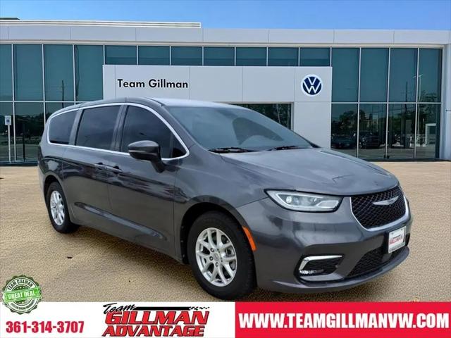 2023 Chrysler Pacifica Touring L for sale in Houston, TX