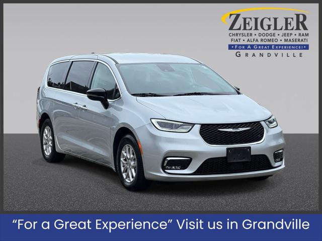 2024 Chrysler Pacifica Touring L for sale in Grandville, MI