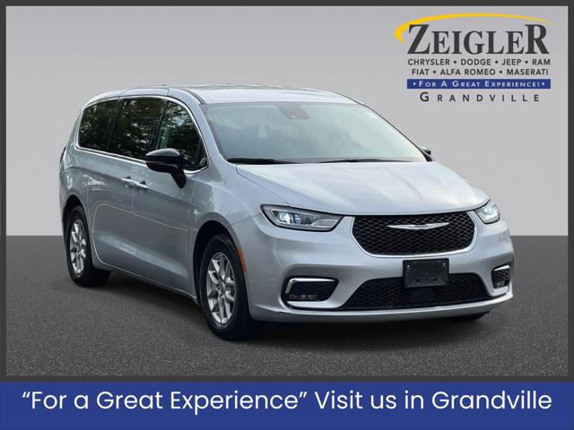 2024 Chrysler Pacifica Touring L for sale in Grandville, MI