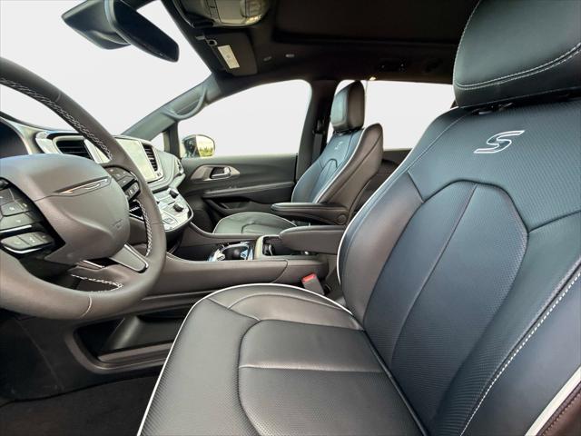 2027 Chrysler Pacifica Limited