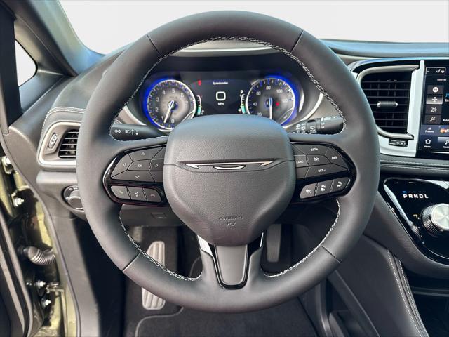 2027 Chrysler Pacifica Limited